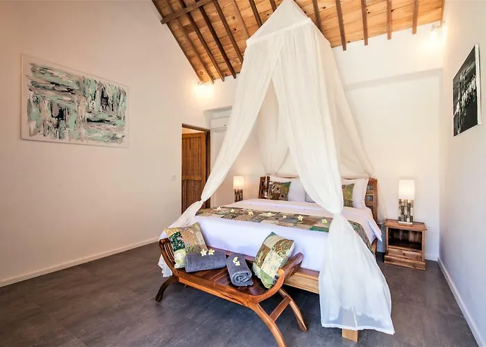 2br Private Pool In Oberoi, 5min To Villa Seminyak